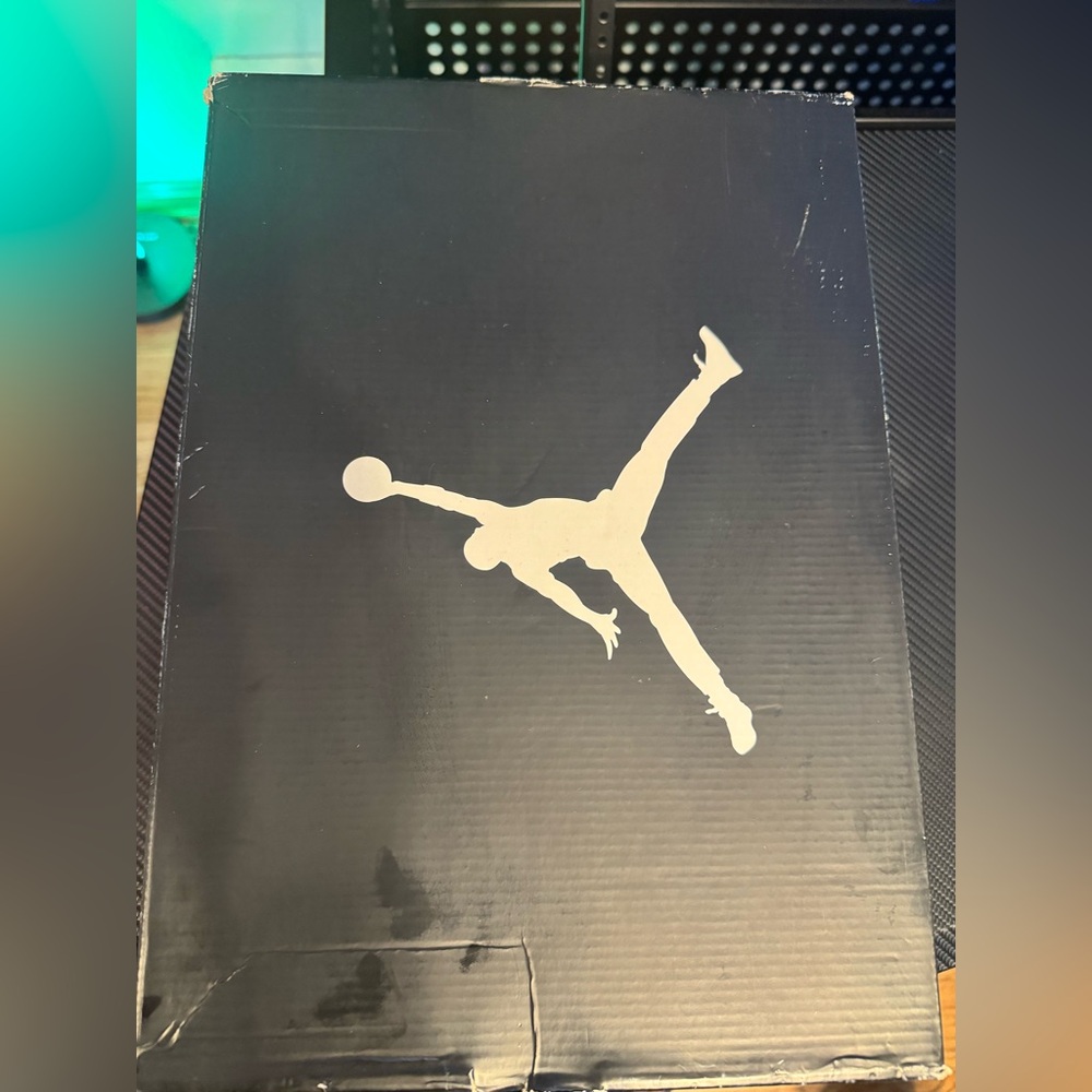 Air Jordan 12 Taxi - Picture 7 of 10